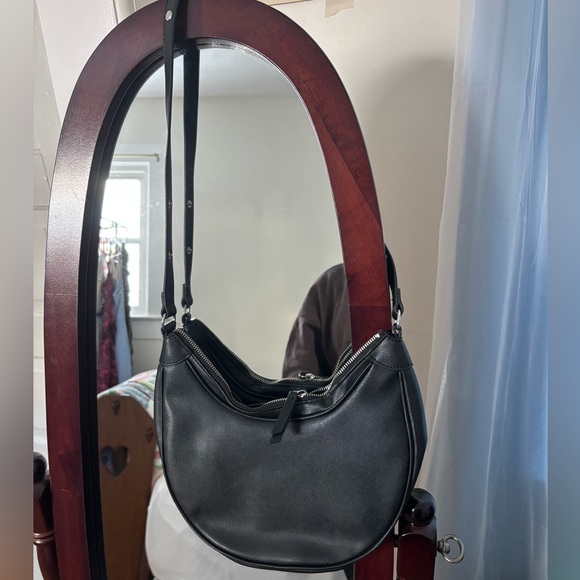 Black faux leather shoulder bag purse - Picture 2 of 6